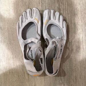 Vibram FiveFingers V Soul Silver Toe Shoes
